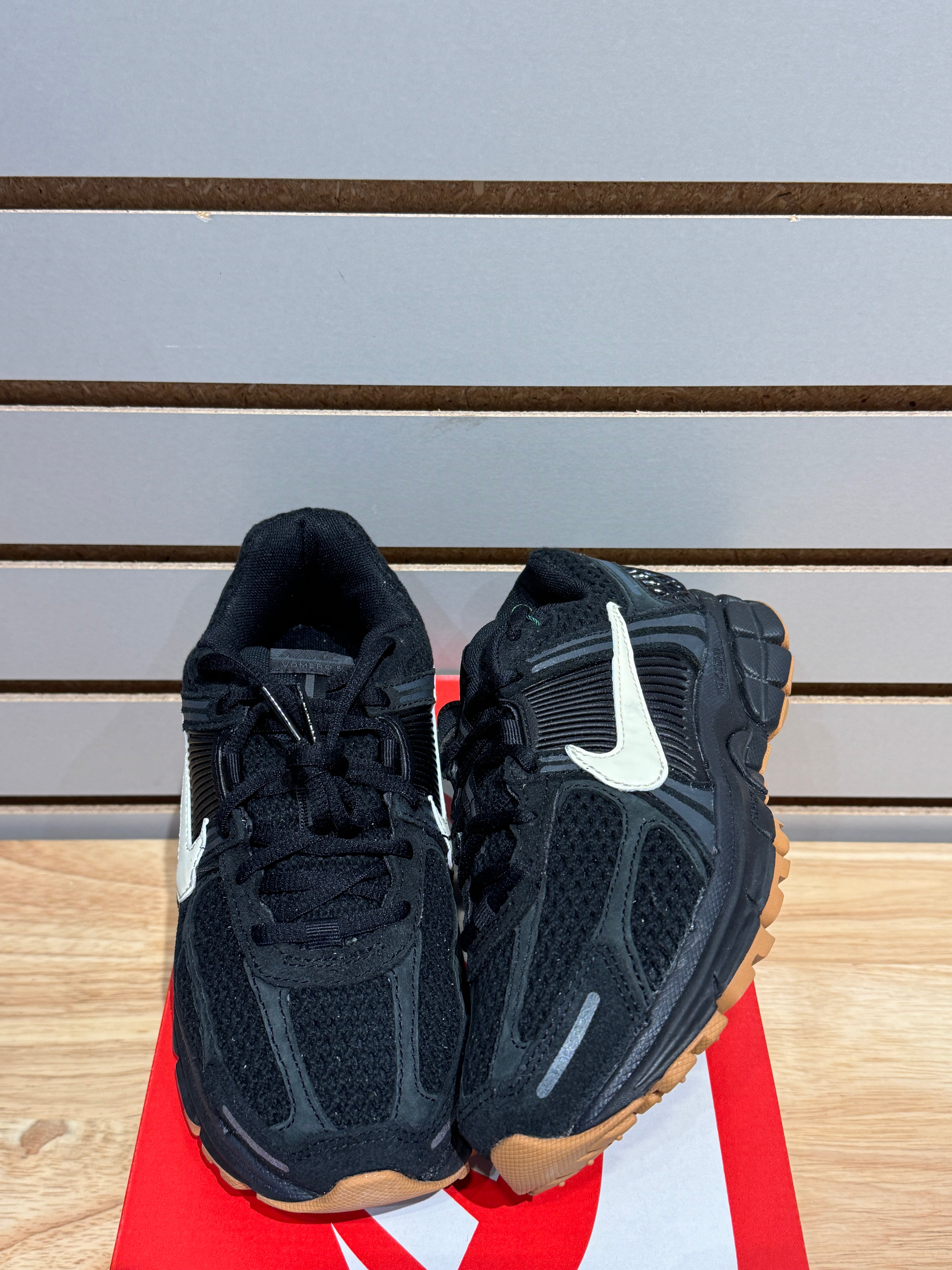 Size 5Y – Sneak City