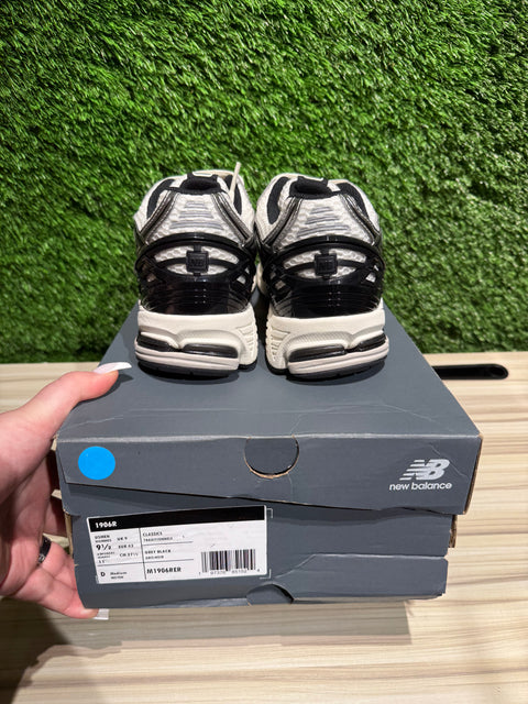 New Balance 1906R Silver Black Sz 9.5