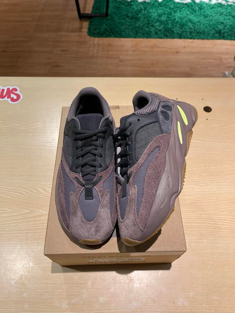 adidas Yeezy Boost 700 Mauve Sz 8