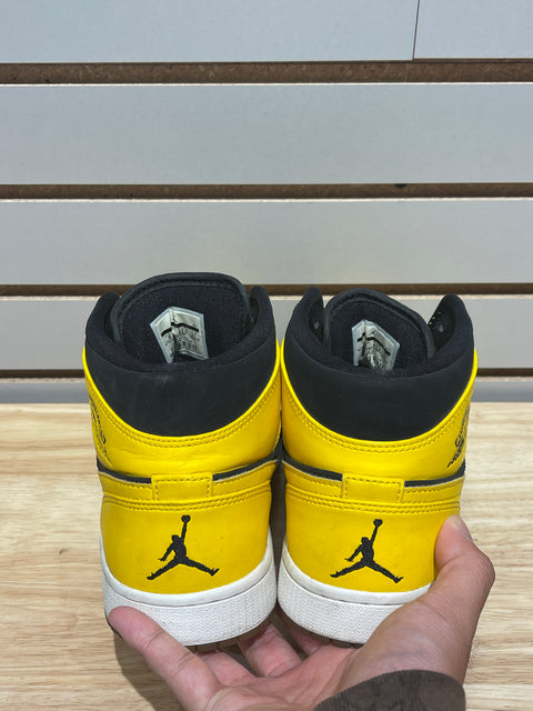 Jordan 1 Retro Mid New Love (2017) Sz 9