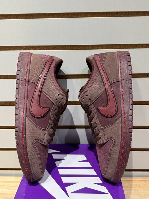 Nike SB Dunk Low City of Love Burgundy Crush Sz 11