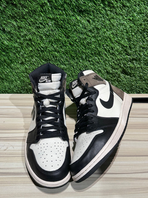 Jordan 1 Retro High Dark Mocha Sz 11
