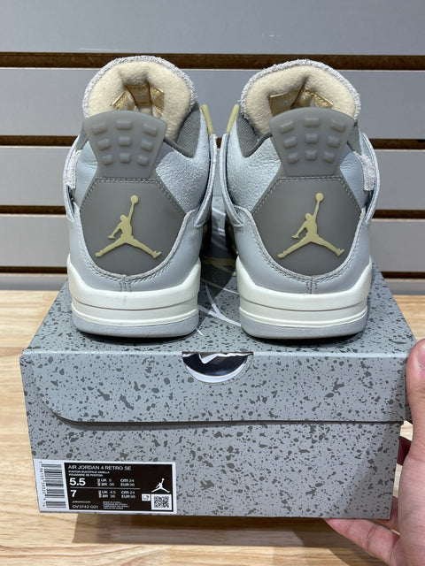 Jordan 4 Retro SE Craft Photon Dust Sz 5.5M