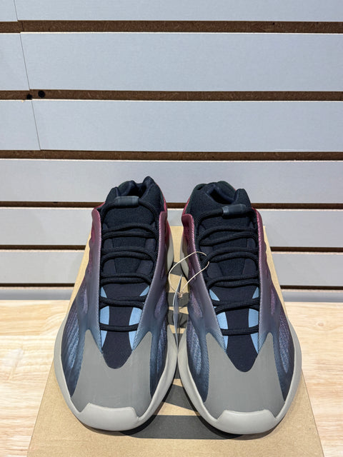 adidas Yeezy 700 V3 Fade Carbon Sz 10.5