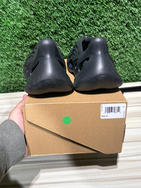 adidas Yeezy Foam RNR Onyx Sz 10