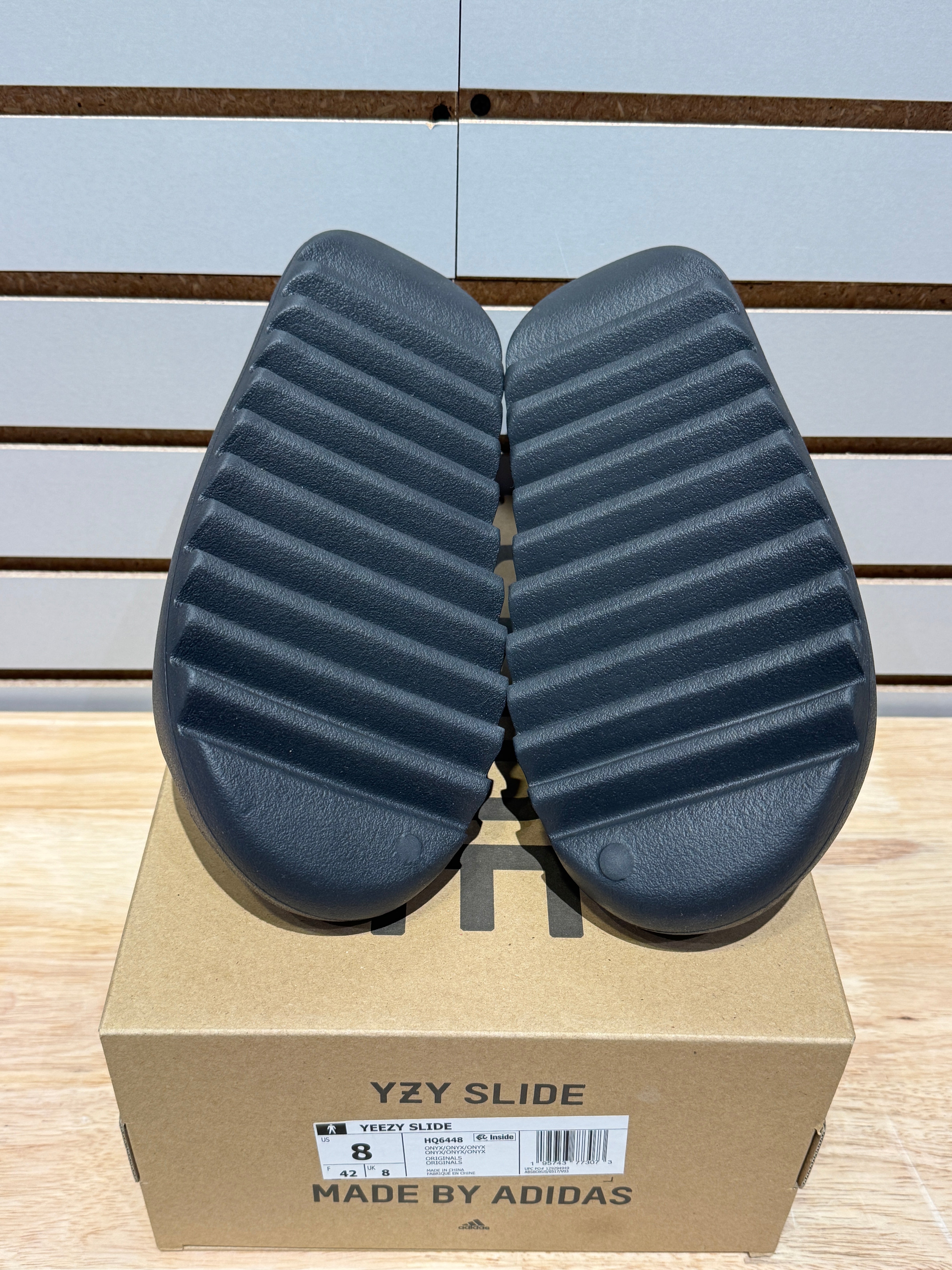 adidas Yeezy Slide Onyx Sz 8 – Sneak City