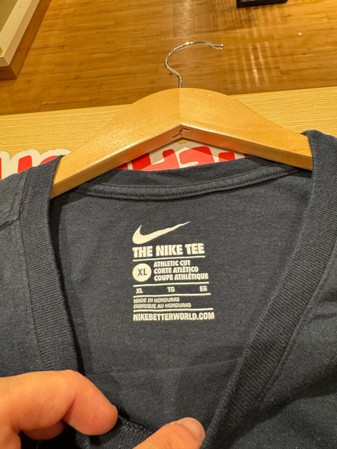 Nike Vos Can Tantum Sit Dux Vester Tee Sz XL