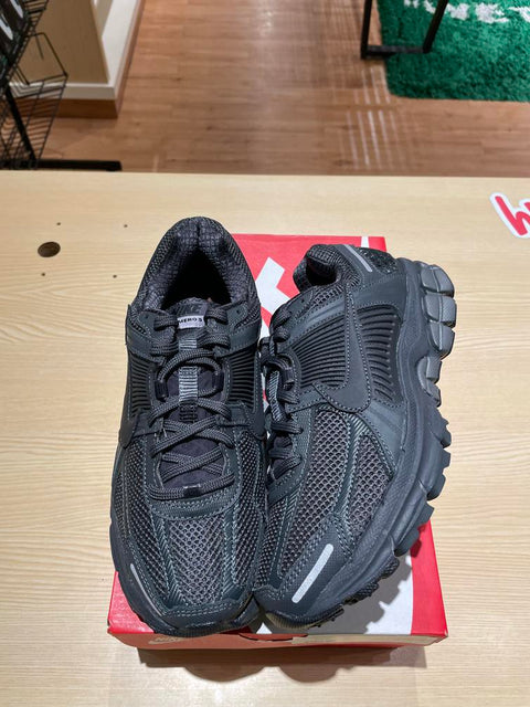 Nike Zoom Vomero 5 Triple Black (Women's) Sz 8.5W/7M