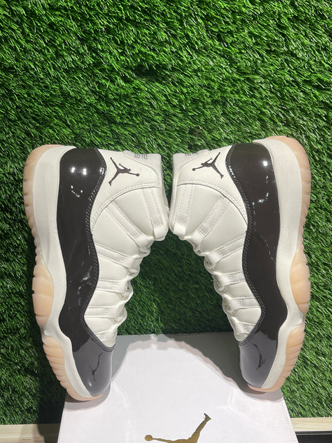 Jordan 11 Retro Neapolitan (Women's) Sz 7M