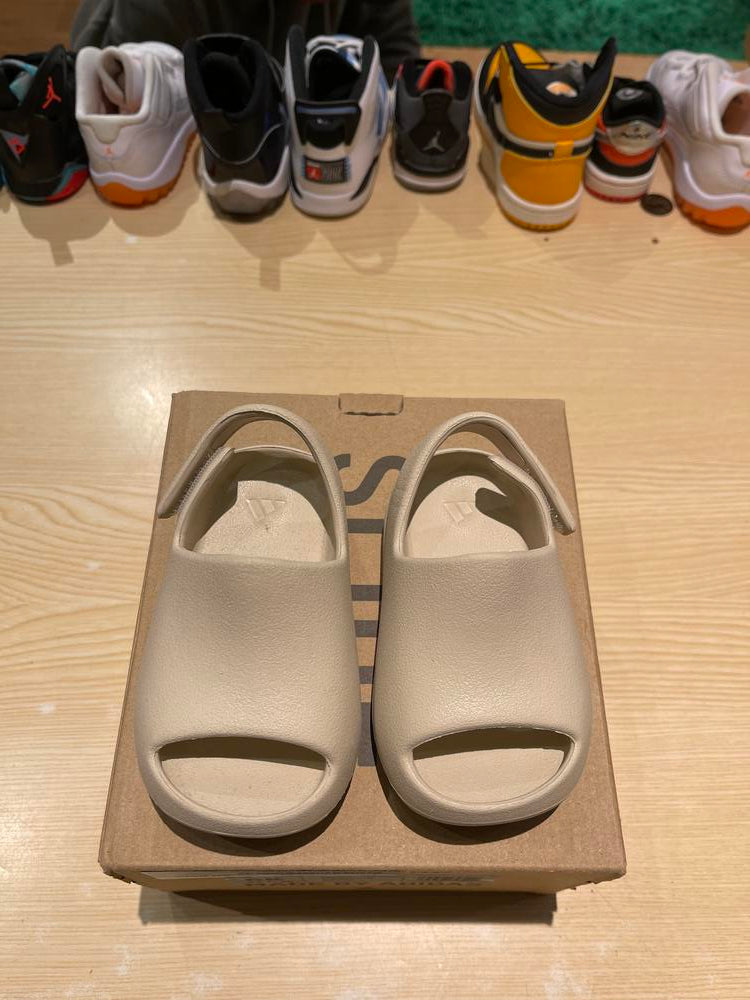 Yeezy popular Slides Infant Bone 2022 size 6c