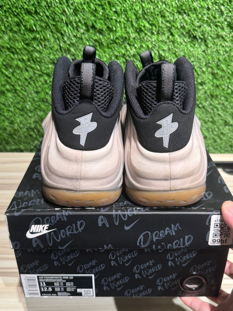 Nike Air Foamposite One QS Dream a World Sz 11