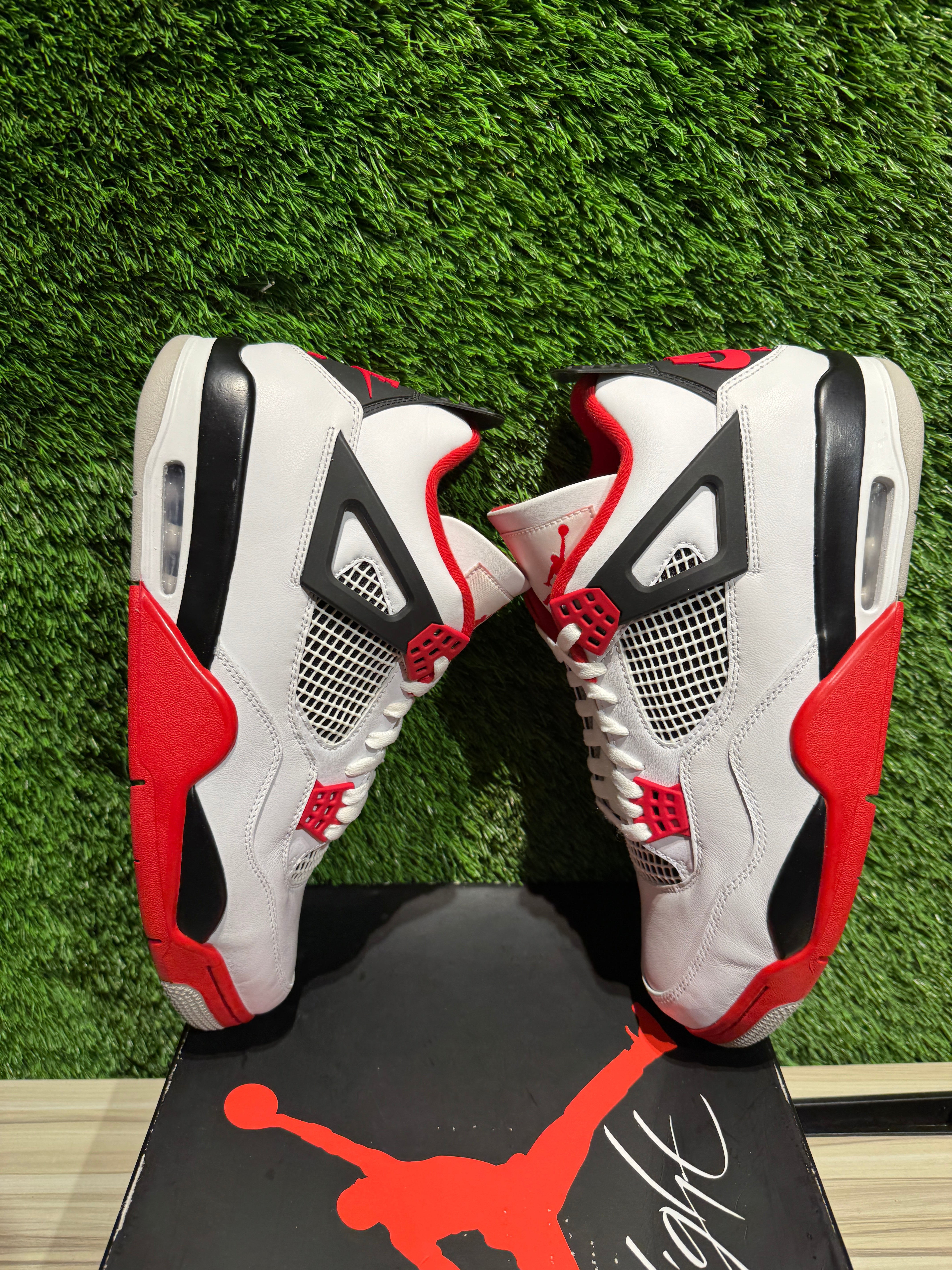 Jordan 4 Retro Fire Red (2020) Sz 12 – Sneak City