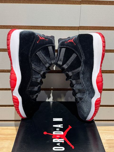Jordan 11 Retro Bred Velvet (Women's) Sz 8M