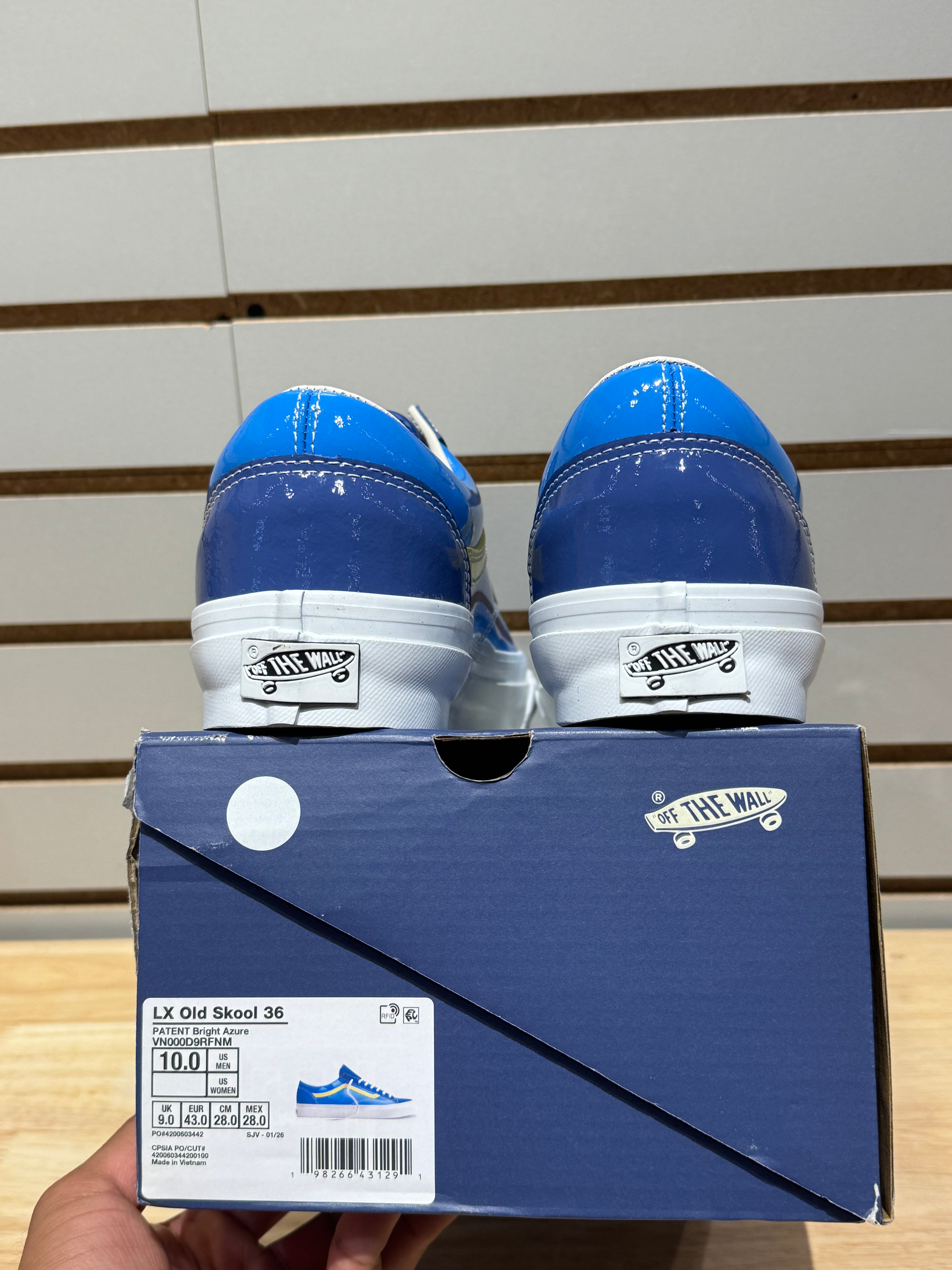 Vans LX Old Skool 36 Patent Leather Bright Azure Sz 10 – Sneak City