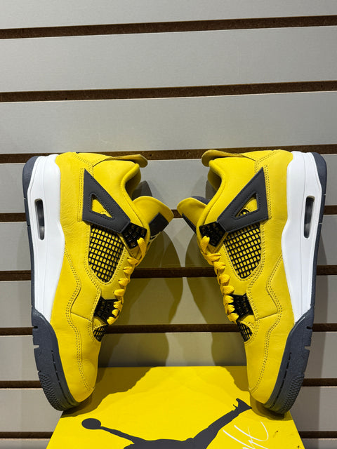 Jordan 4 Retro Lightning (2021) Sz 9