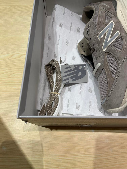 New Balance 990v4 MiUSA Kith 101 Moonrock Sz 10M