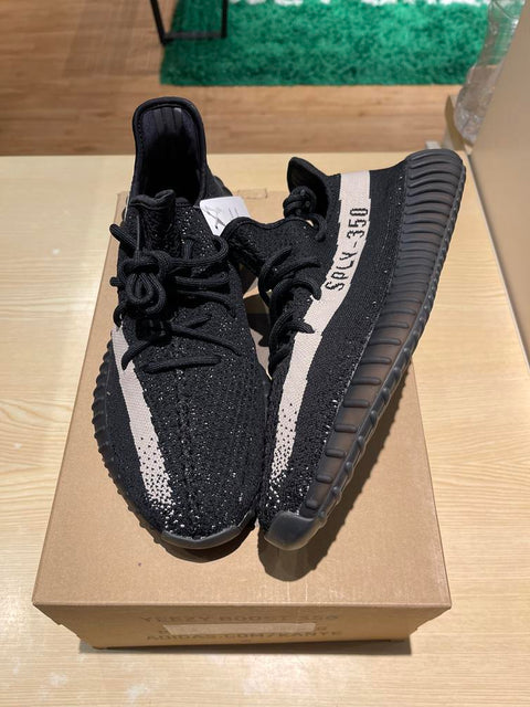 adidas Yeezy Boost 350 V2 Core Black White Sz 12