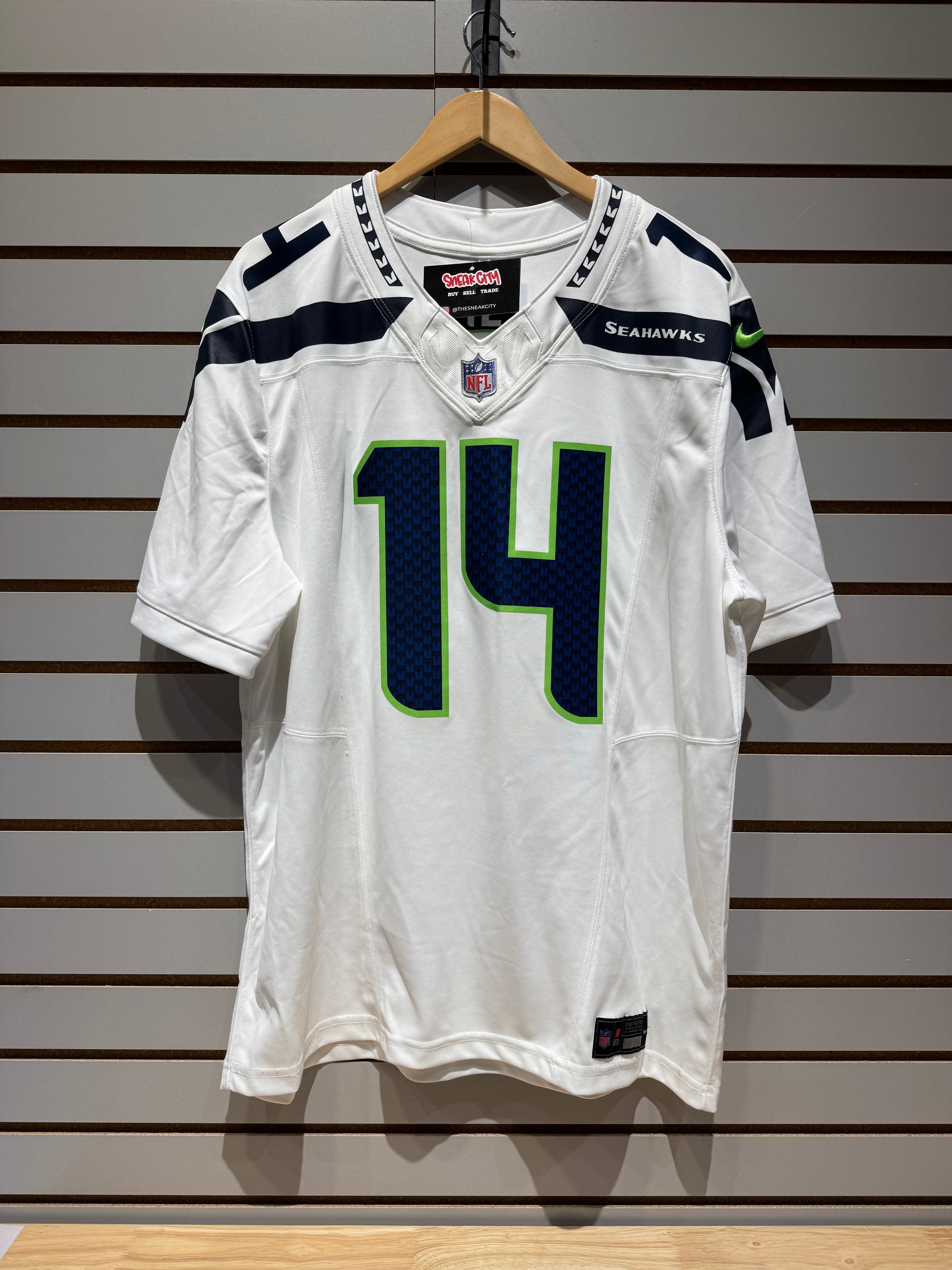 Metcalf Seahawks Jersey Size XL Engineered – Sneak City