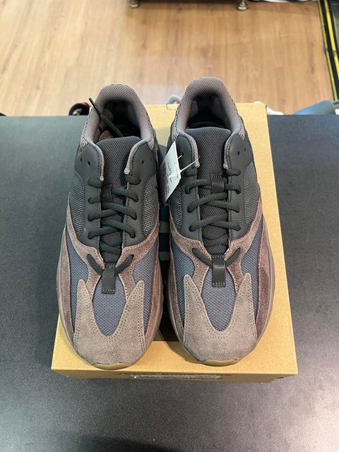 adidas Yeezy Boost 700 Mauve Sz 10.5M