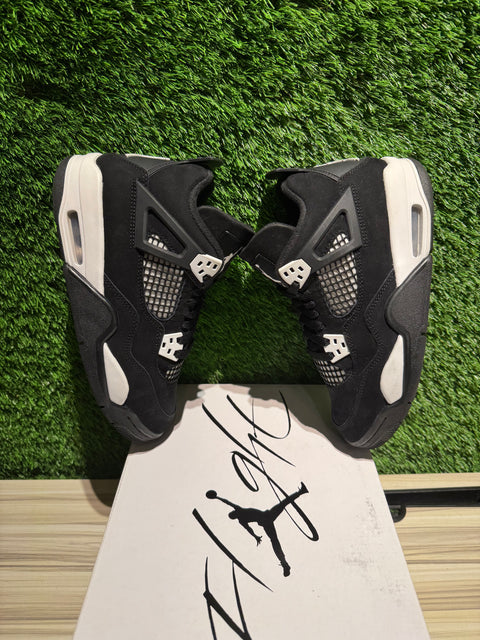 Jordan 4 Retro White Thunder (GS) Sz 6Y