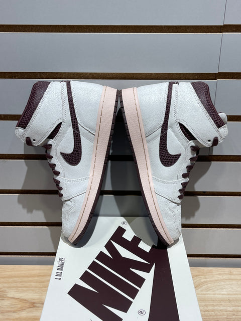 Jordan 1 Retro High OG A Ma Maniére Sz 9M