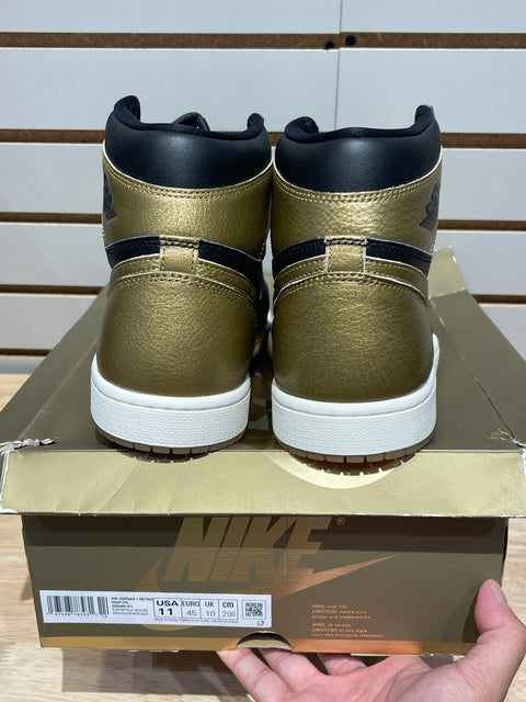 Jordan 1 Retro High OG Black Metallic Gold Sz 11
