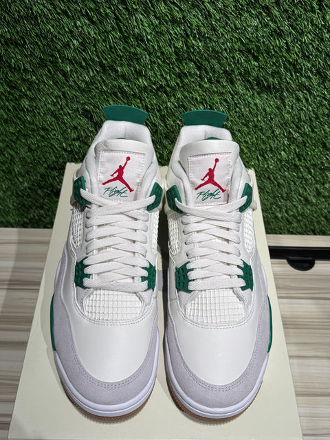 Jordan 4 Retro SB Pine Green Sz 9.5M