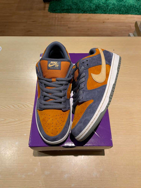 Nike SB Dunk Low Light Carbon Monarch Sz 11