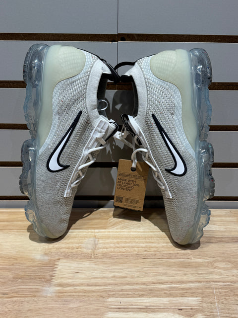 Nike Air VaporMax 2021 FK White Black Metallic Silver Sz 13