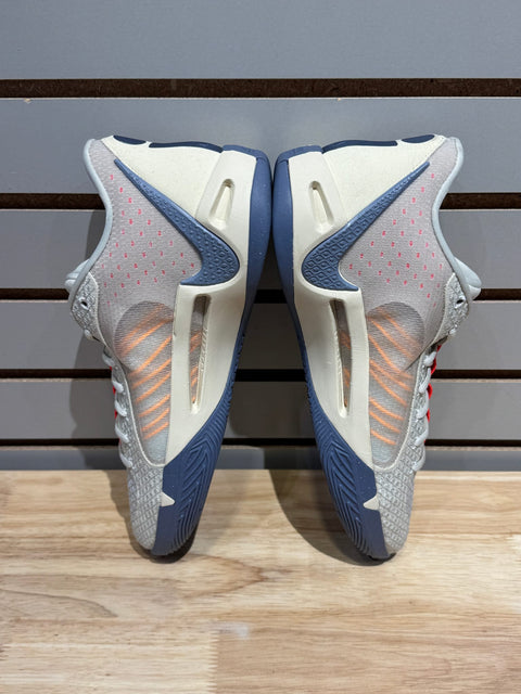 Nike Sabrina 1 Grounded (Women's) Sz 11M