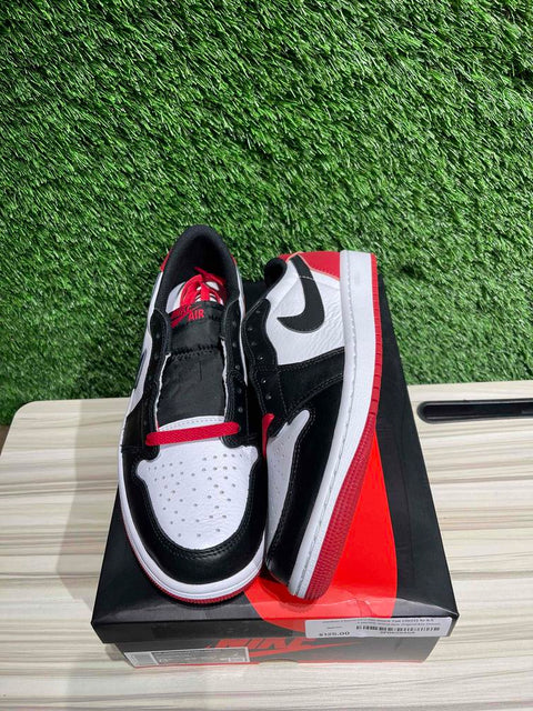 Jordan 1 Retro Low OG Black Toe (2023) Sz 8.5