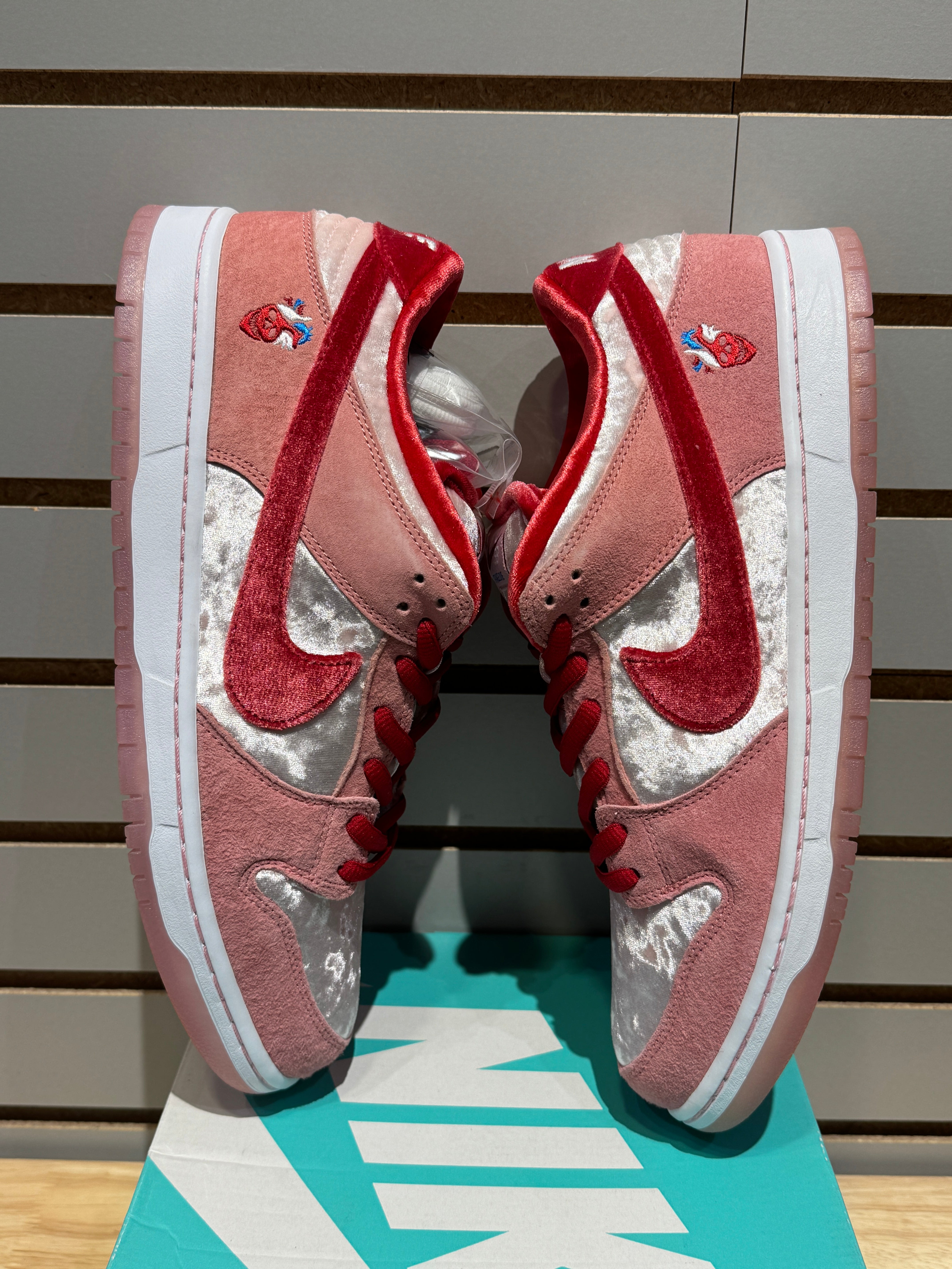Nike SB Dunk Low StrangeLove Skateboards Sz 13 – Sneak City