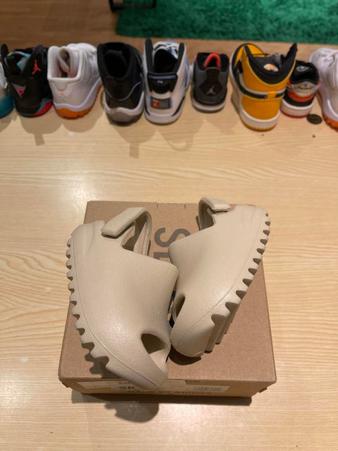 adidas Yeezy Slide Bone (2022) (Infants) Sz 5K