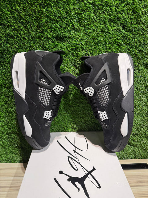 Jordan 4 Retro White Thunder Sz 9.5M