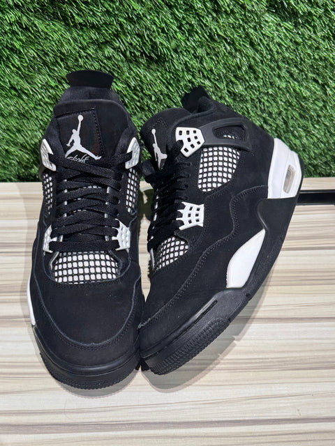 Jordan 4 Retro White Thunder Sz 11M