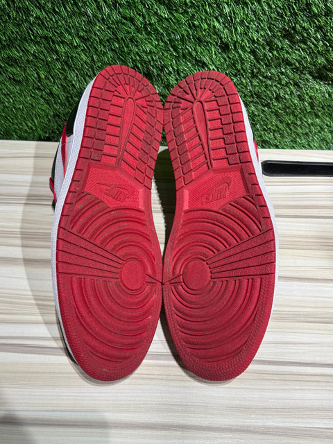 Jordan 1 Low Bulls Sz 12M