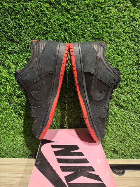 Nike SB Dunk Low Black Pigeon Sz 8.5M