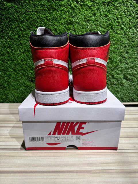 Jordan 1 Retro High OG Heritage Sz 9.5M