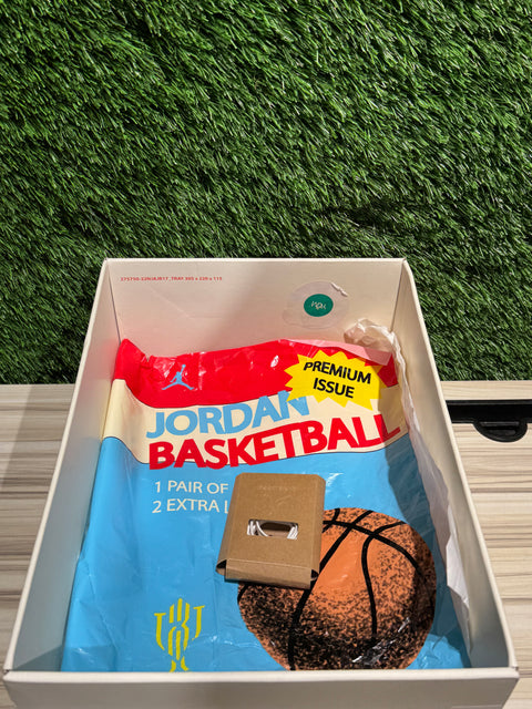 Jordan 1 Retro Low OG Trophy Room Rookie Card Away Sz 9M