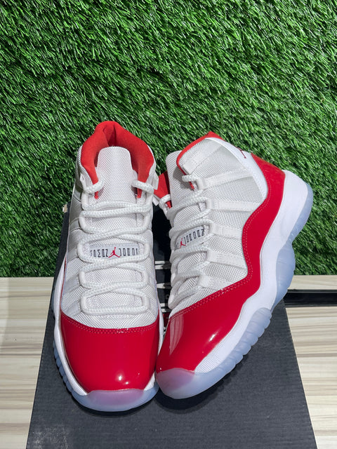 Jordan 11 Retro Cherry (2022) (GS) Sz 6Y