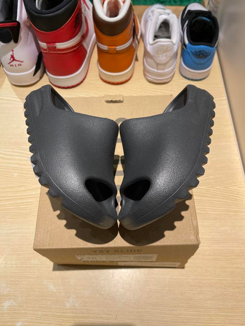 adidas Yeezy Slide Onyx (Kids) Sz 13K