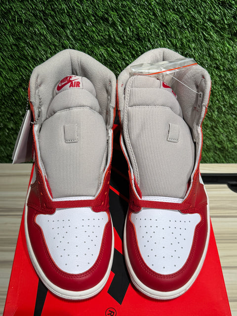 Jordan 1 Retro High OG Varsity Red (Women's) Sz 8.5M