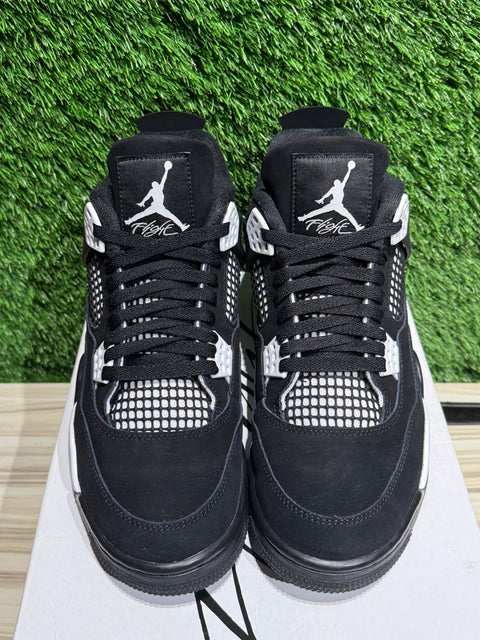 Jordan 4 Retro White Thunder Sz 10.5