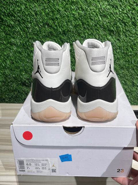 Jordan 11 Retro Neapolitan (Women's) Sz 7M