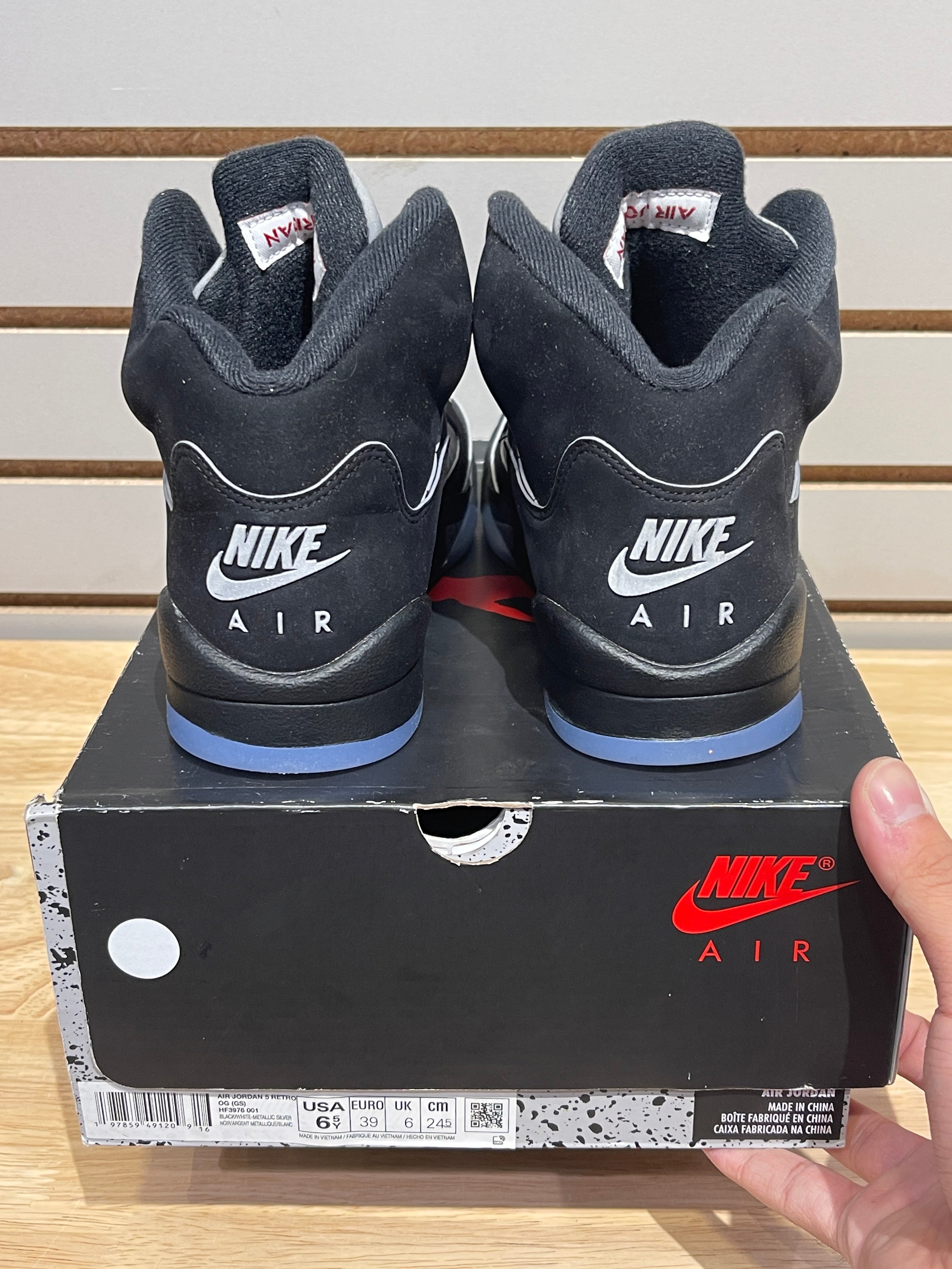 Jordan 5 Retro OG Black Metallic Reimagined (GS) Sz 6.5Y – Sneak City