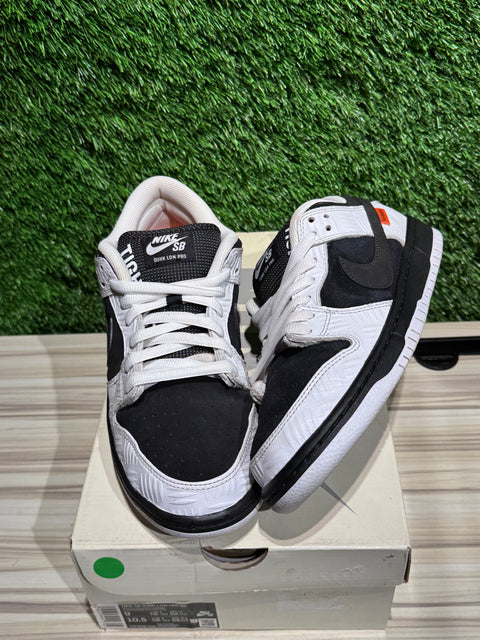 Nike SB Dunk Low TIGHTBOOTH Sz 9M