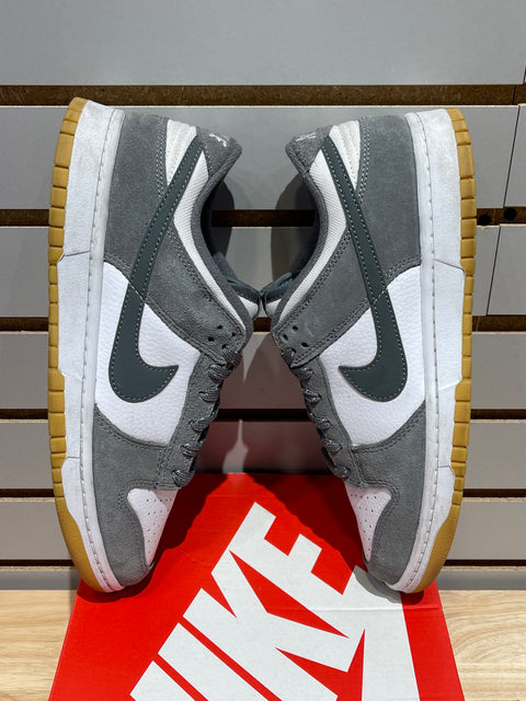 Nike Dunk Low Smoke Grey Gum 3M Swoosh Sz 9.5