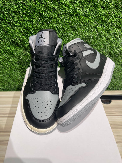 Jordan 1 Mid Shadow (Women's) Sz 5M/6.5W