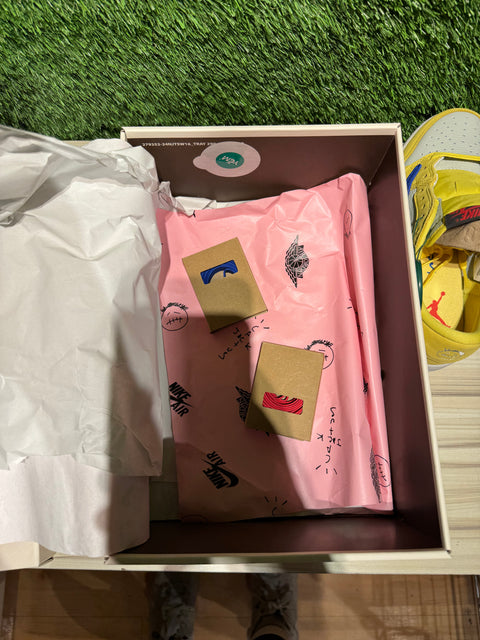 Jordan 1 Retro Low OG SP Travis Scott Canary (Women's) Sz 5M