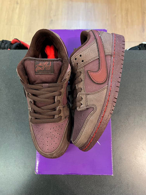 Nike SB Dunk Low City of Love Burgundy Crush Sz 7M